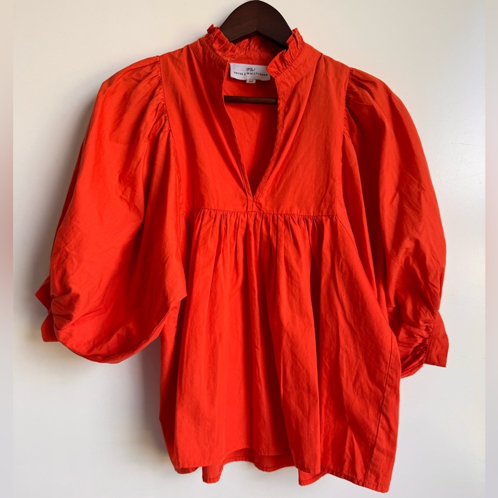 Never a Wallflower High Neck Top Puff Sleeves Red Orange XS Ruffles Luxury‎